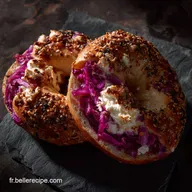 Bagel au chou rouge et ch&egrave;vre frais La recette bistrot parfaite