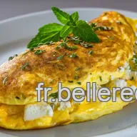 Omelette au Fromage Facile: Id&eacute;e Recette Simple et D&eacute;licieuse!