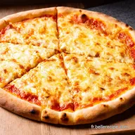 Explosion de Saveurs Pizza aux Trois Fromages un D&eacute;lice
