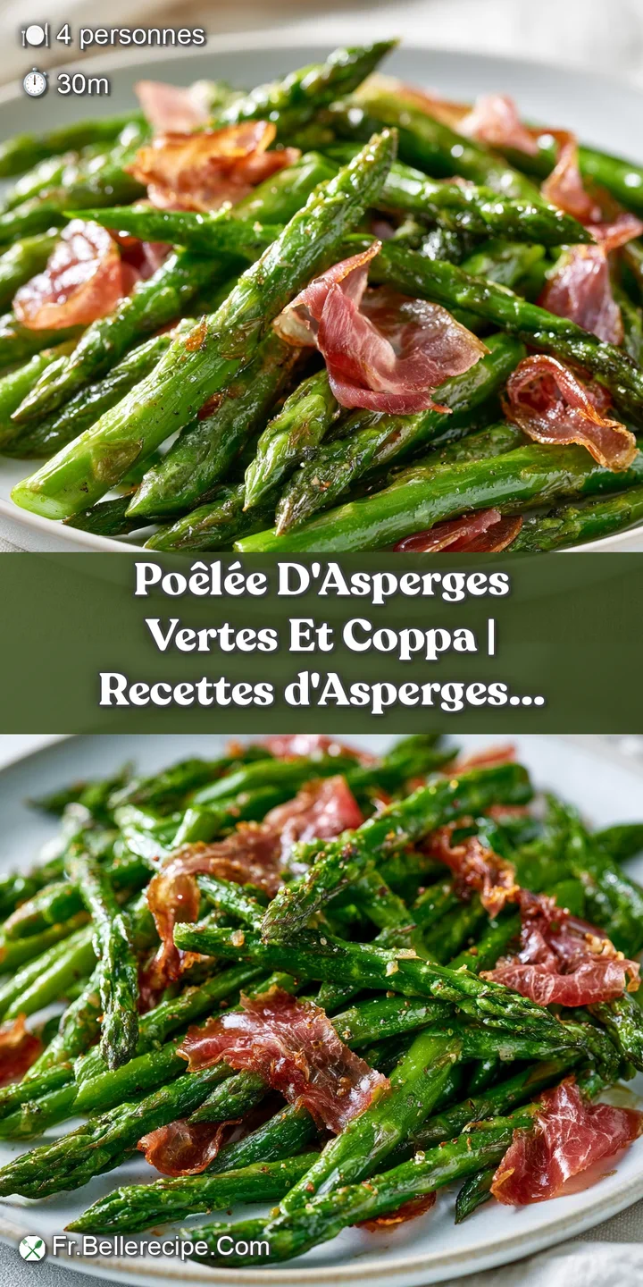 Gros plan sur la texture brillante des asperges saisies et le gras fondant d'une tranche de coppa dor&eacute;e et croustillante.